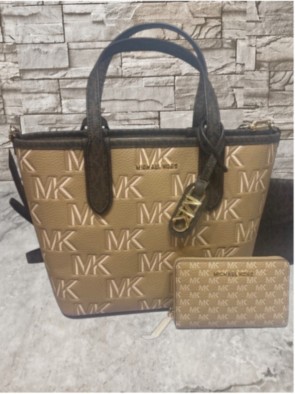 Michael Kors Eliza Small Embossed Tote & Matching Wallet Camel Brown Tan Logo - Picture 15 of 15